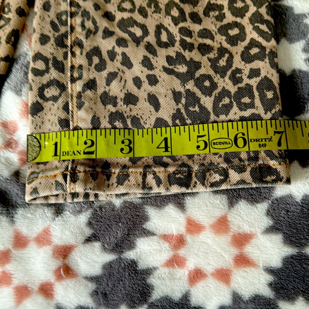 Cache Jeans Euc - image 5